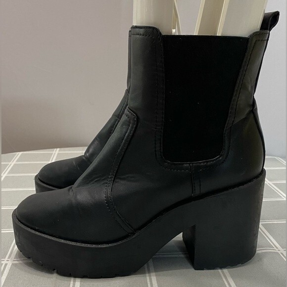 Silent Black Pull On Ankle Boot Shoes Wednesday Platform Sole Round Toe Size 9 - Picture 7 of 12